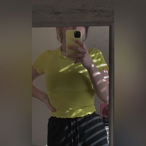 neon yellow woman’s crop top S Live in the moment
